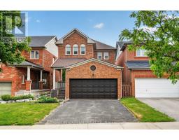 9 BALLYMORE DRIVE, Aurora, Ontario