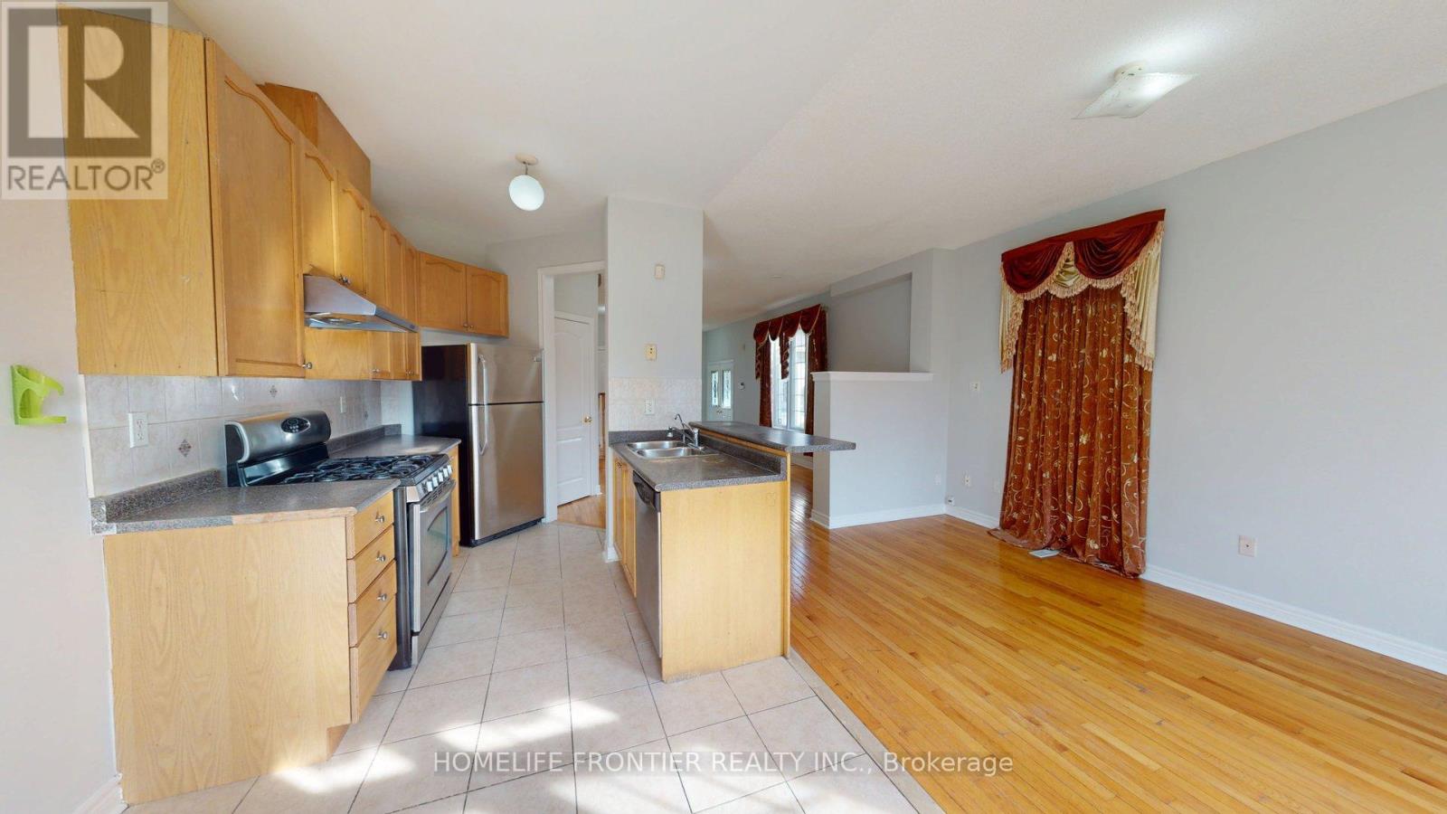 25 Rocky Point Crescent, Brampton, Ontario  L6V 4R7 - Photo 7 - W13144414