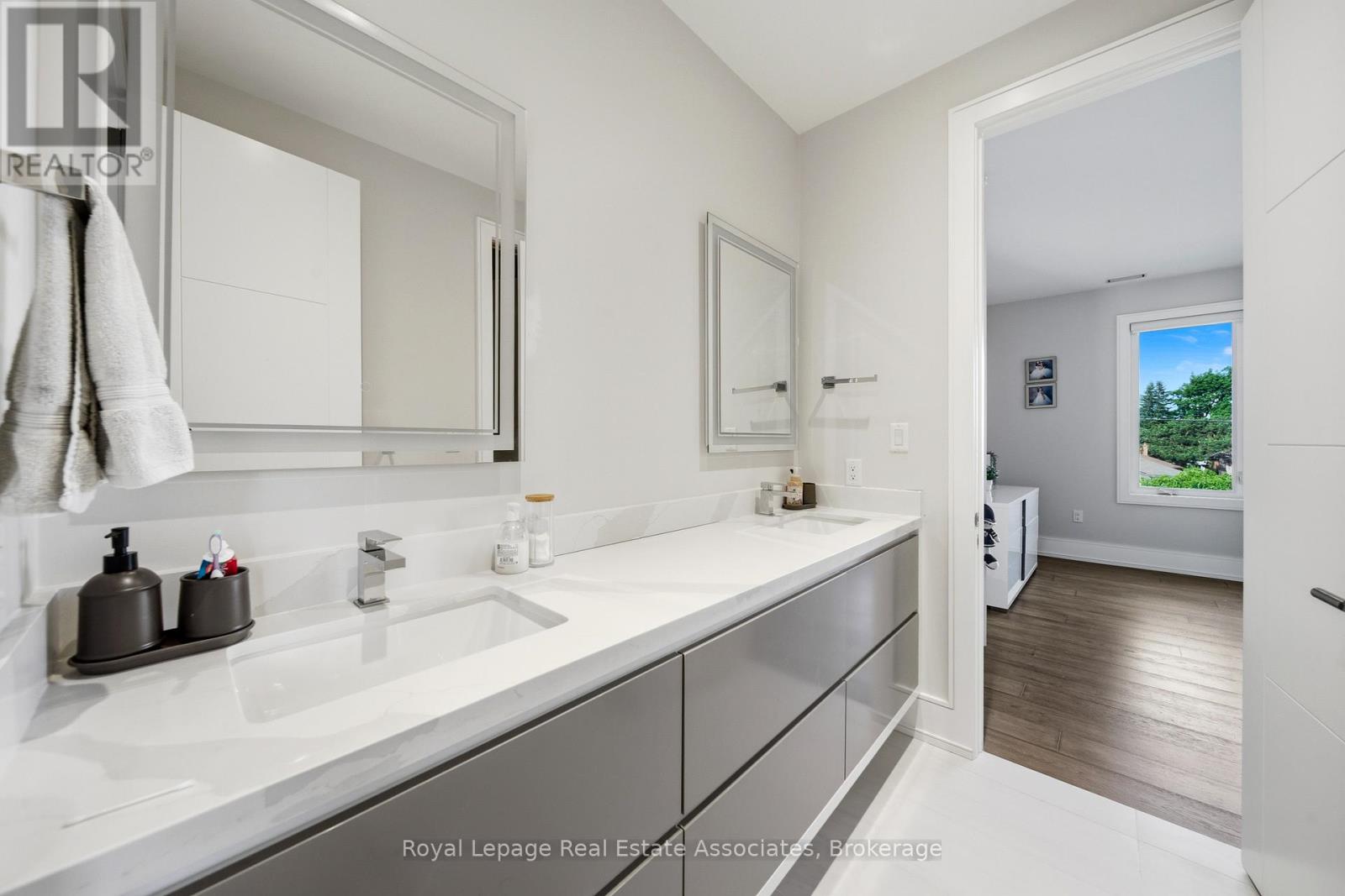 14 Joyce Parkway, Toronto, Ontario  M6B 2S9 - Photo 32 - W13429610