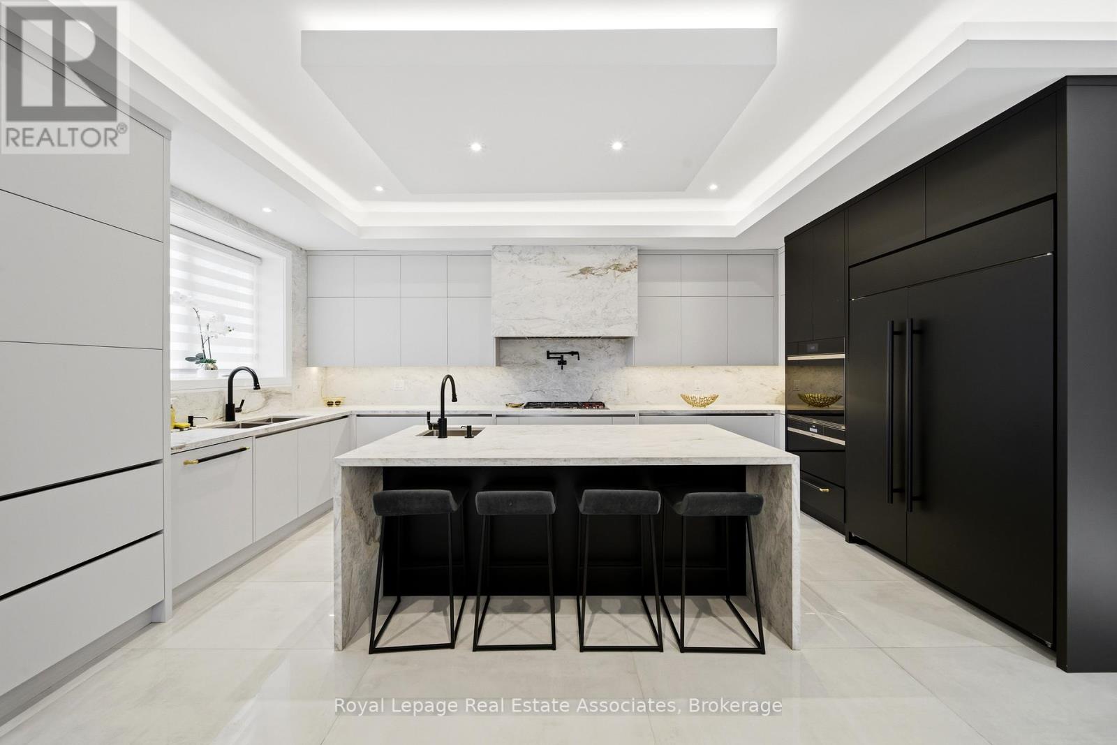 14 Joyce Parkway, Toronto, Ontario  M6B 2S9 - Photo 6 - W13429610