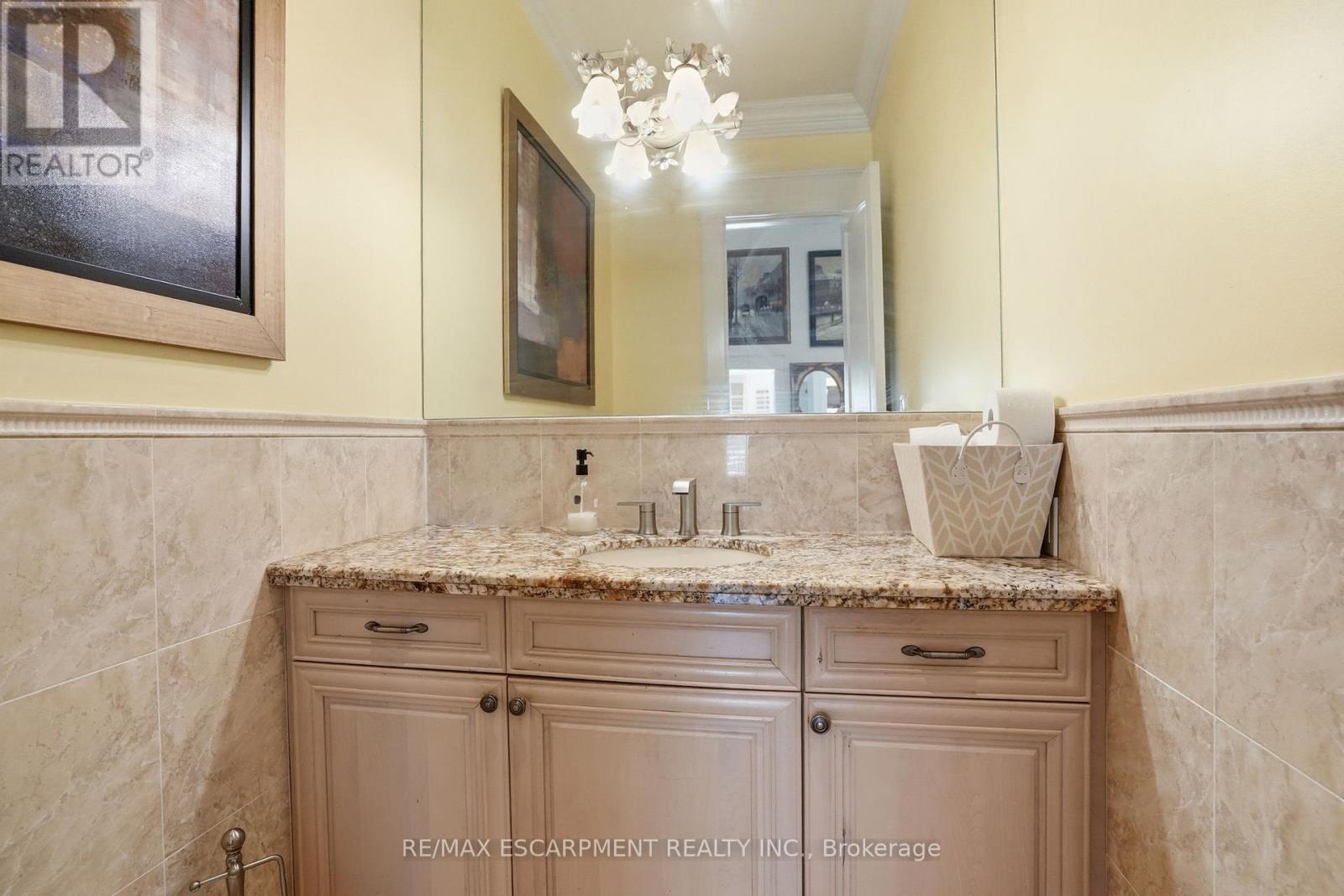 1320 Woodland Avenue, Mississauga, Ontario L5G 2X9 - Photo 24 - W13463404