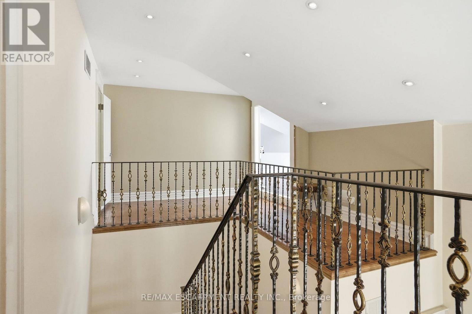 1320 Woodland Avenue, Mississauga, Ontario L5G 2X9 - Photo 28 - W13463404
