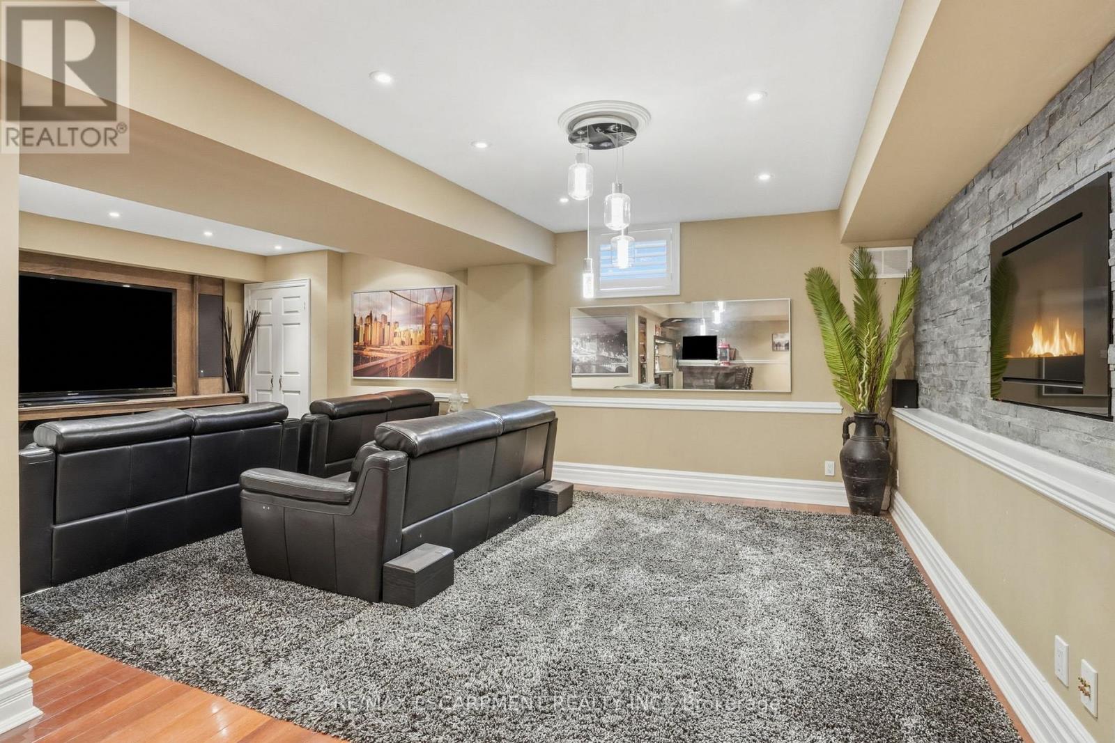 1320 Woodland Avenue, Mississauga, Ontario L5G 2X9 - Photo 38 - W13463404