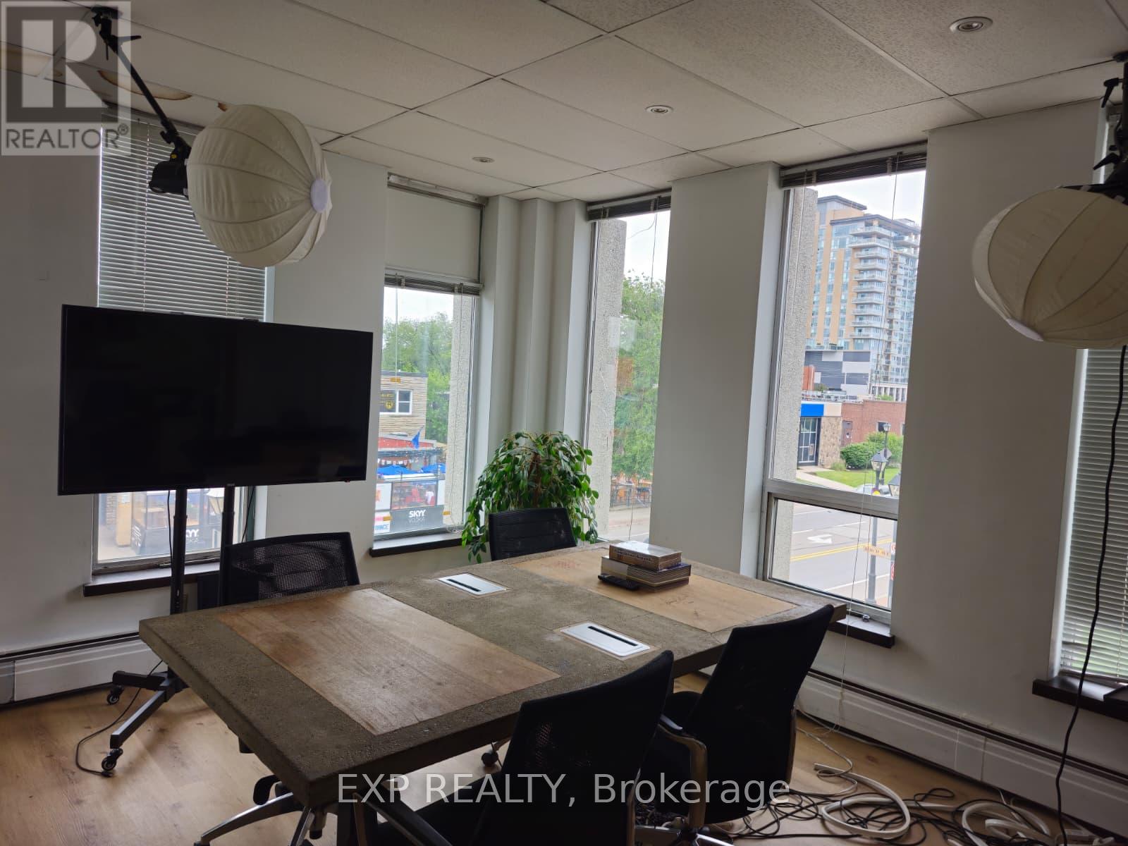 200 - 534 Brant Street, Burlington, Ontario  L7R 2G8 - Photo 2 - W13463500