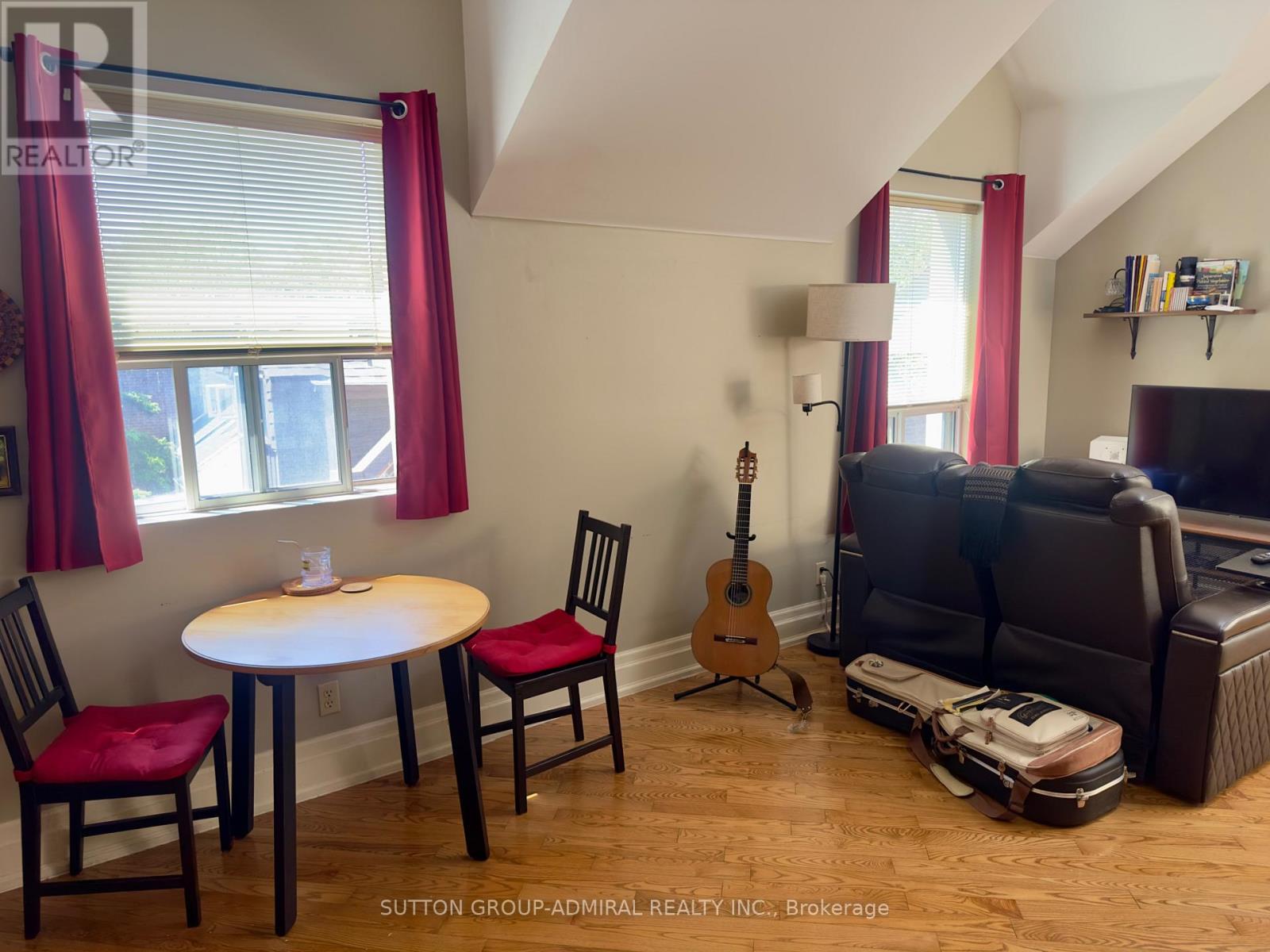 8 - 136 Springhurst Avenue, Toronto, Ontario  M6K 1C1 - Photo 4 - W13463554