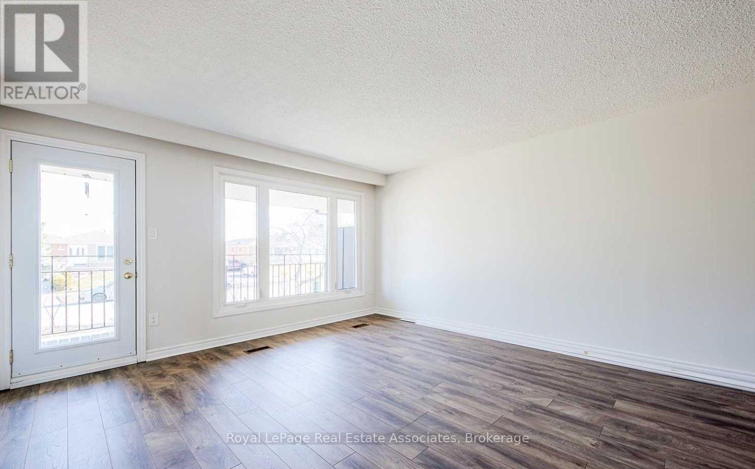 Upper - 2393 Whaley Drive, Mississauga, Ontario  L5B 2B3 - Photo 6 - W13463644