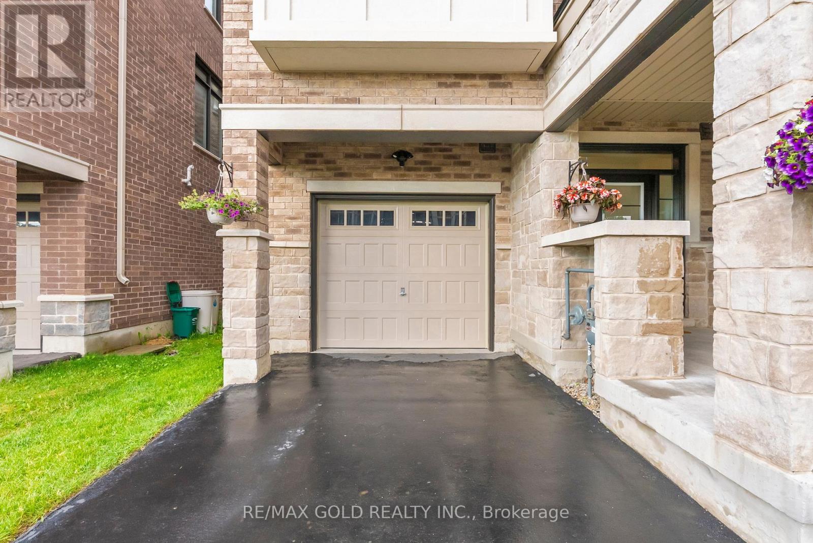 1250 Restivo Lane, Milton, Ontario  L9T 2X5 - Photo 3 - W13463670