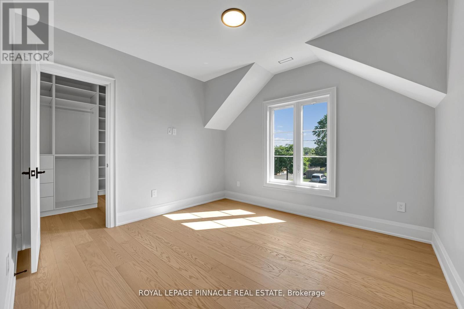 383 Southview Road, Oakville, Ontario L6K 2P7 - Photo 25 - W13463686