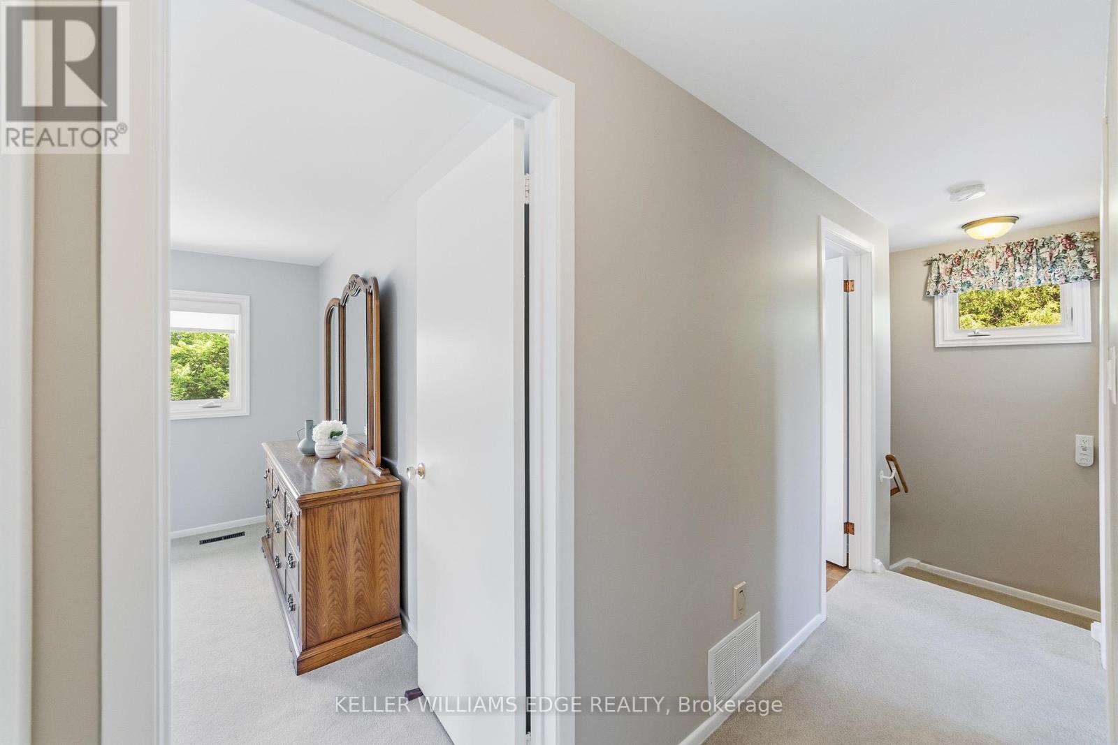 1495 Clinton Court, Burlington, Ontario  L7M 1N1 - Photo 17 - W13463708