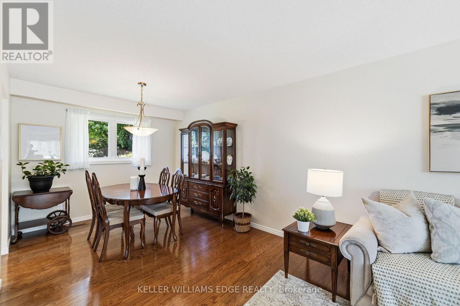 1495 Clinton Court, Burlington, Ontario  L7M 1N1 - Photo 5 - W13463708