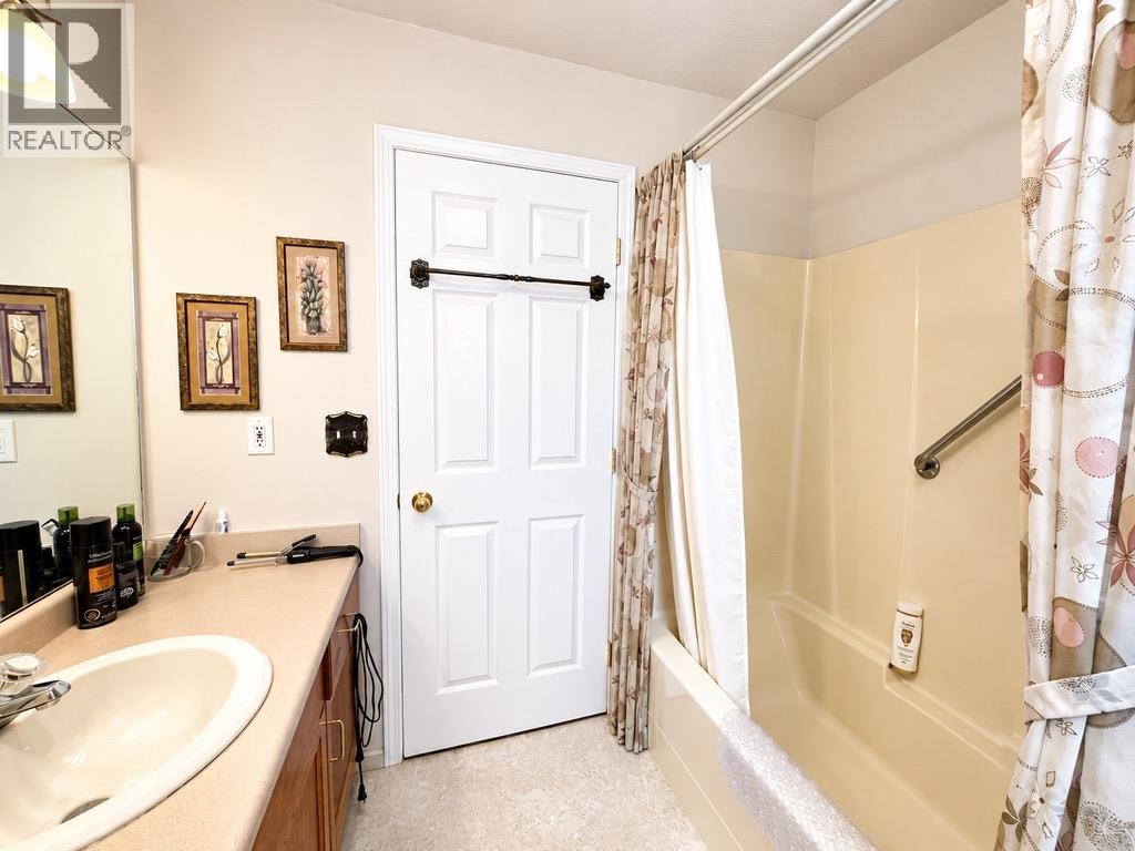 6-573 10th Ave Castlegar 10th Avenue Unit# 6, Castlegar, British Columbia  V1N 1K6 - Photo 14 - 10391841
