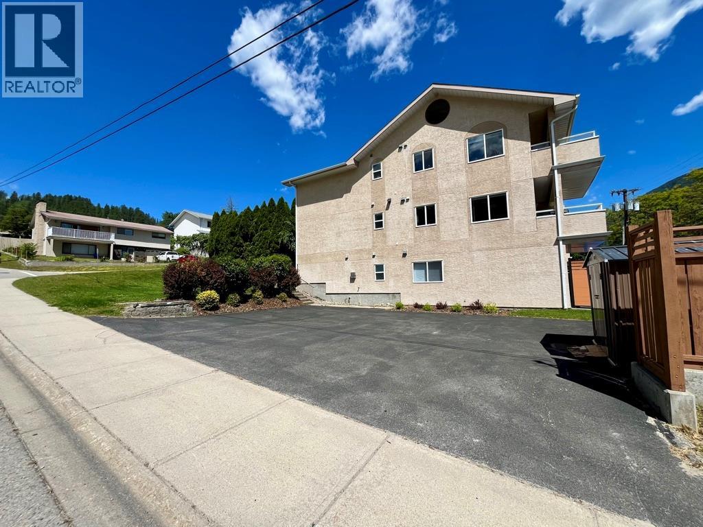 6-573 10th Ave Castlegar 10th Avenue Unit# 6, Castlegar, British Columbia  V1N 1K6 - Photo 25 - 10391841
