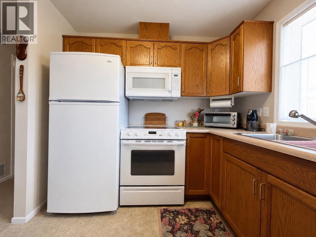 6-573 10th Ave Castlegar 10th Avenue Unit# 6, Castlegar, British Columbia  V1N 1K6 - Photo 8 - 10391841