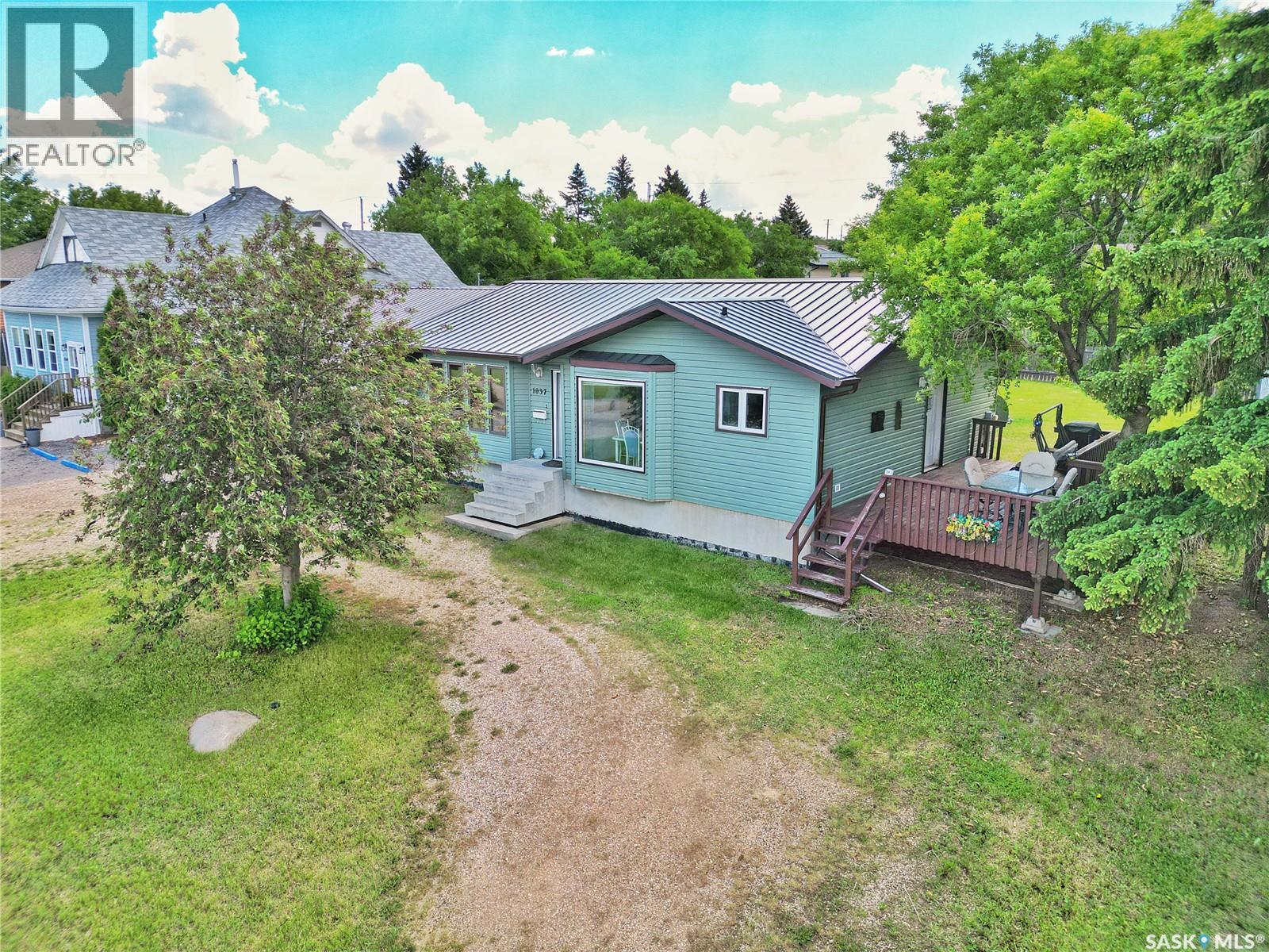 1037 Oxford Street E, Moose Jaw, Saskatchewan  S6H 7L4 - Photo 3 - SK039727
