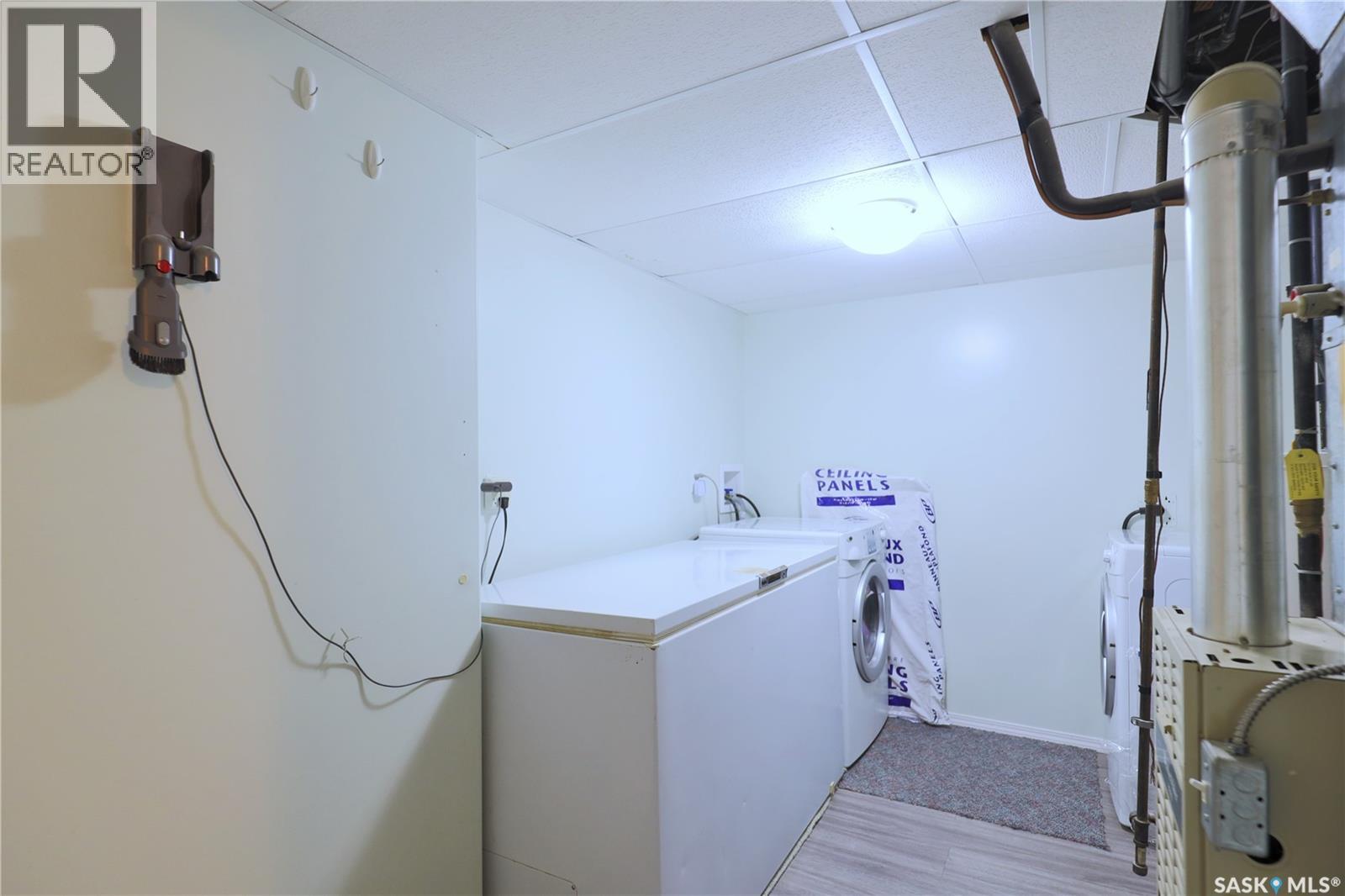1037 Oxford Street E, Moose Jaw, Saskatchewan  S6H 7L4 - Photo 34 - SK039727