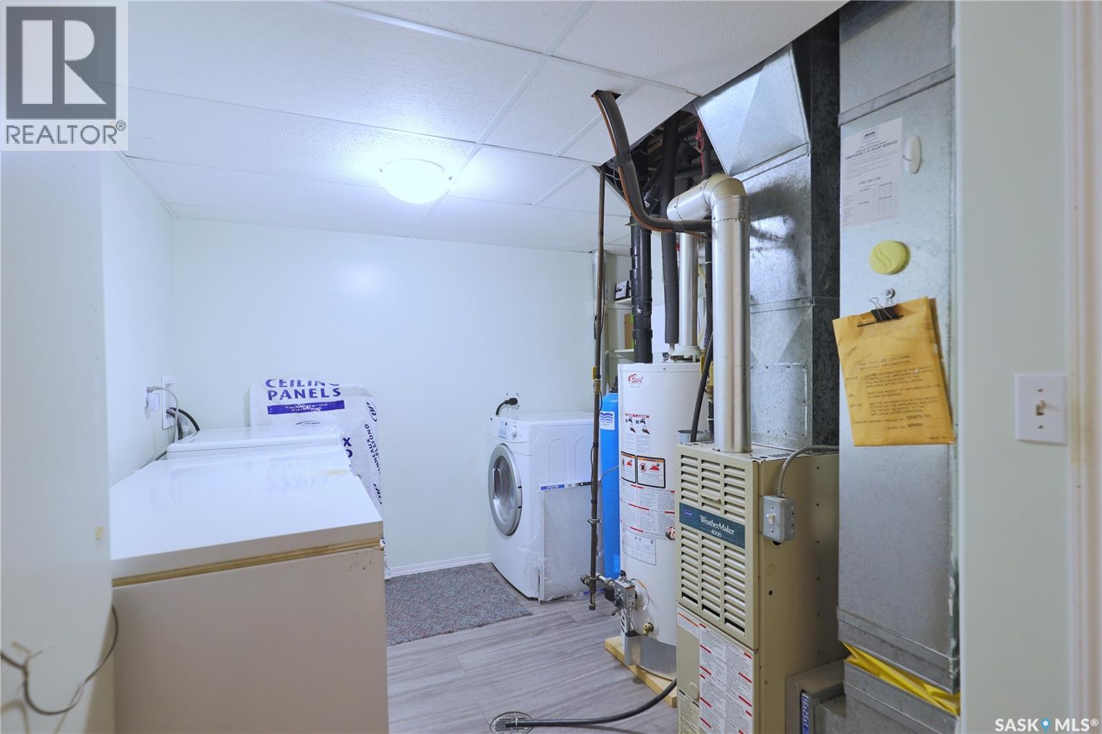 1037 Oxford Street E, Moose Jaw, Saskatchewan  S6H 7L4 - Photo 35 - SK039727