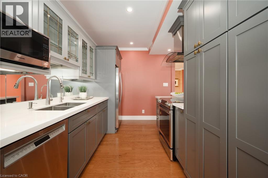 100 Lakeshore Road E Unit# 1105, Oakville, Ontario  L6J 6M9 - Photo 8 - 40841074