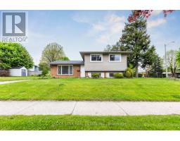 130 HUDSON CRESCENT, Kitchener, Ontario