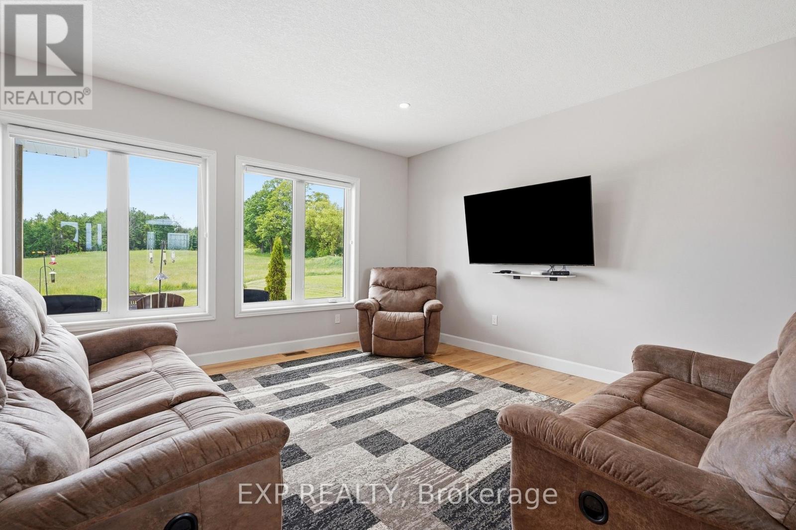 117 Mary Street, North Huron, Ontario  N0G 2W0 - Photo 13 - X13463580
