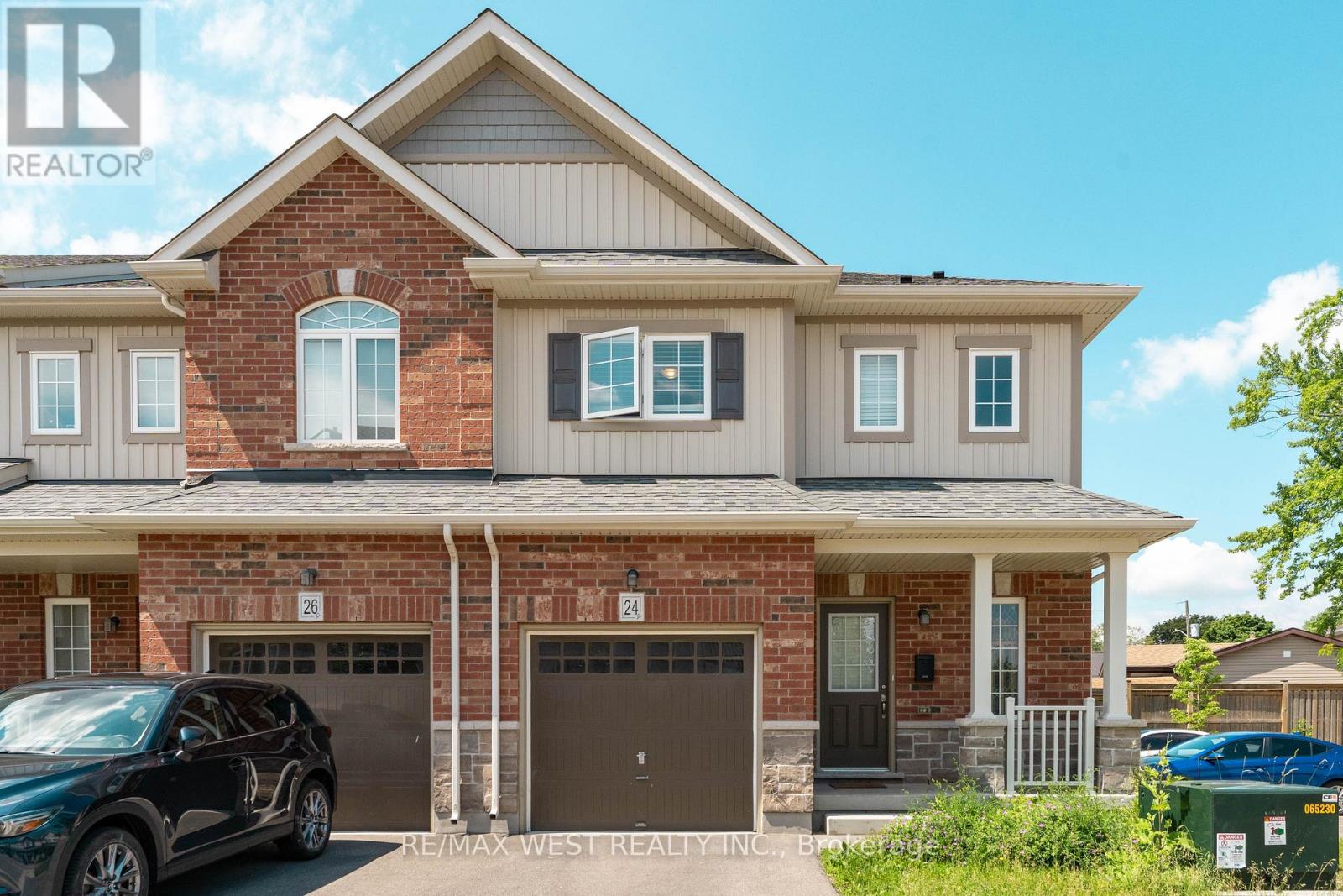 24 Dewberry Drive, Kitchener, Ontario  N2B 0A9 - Photo 2 - X13463600