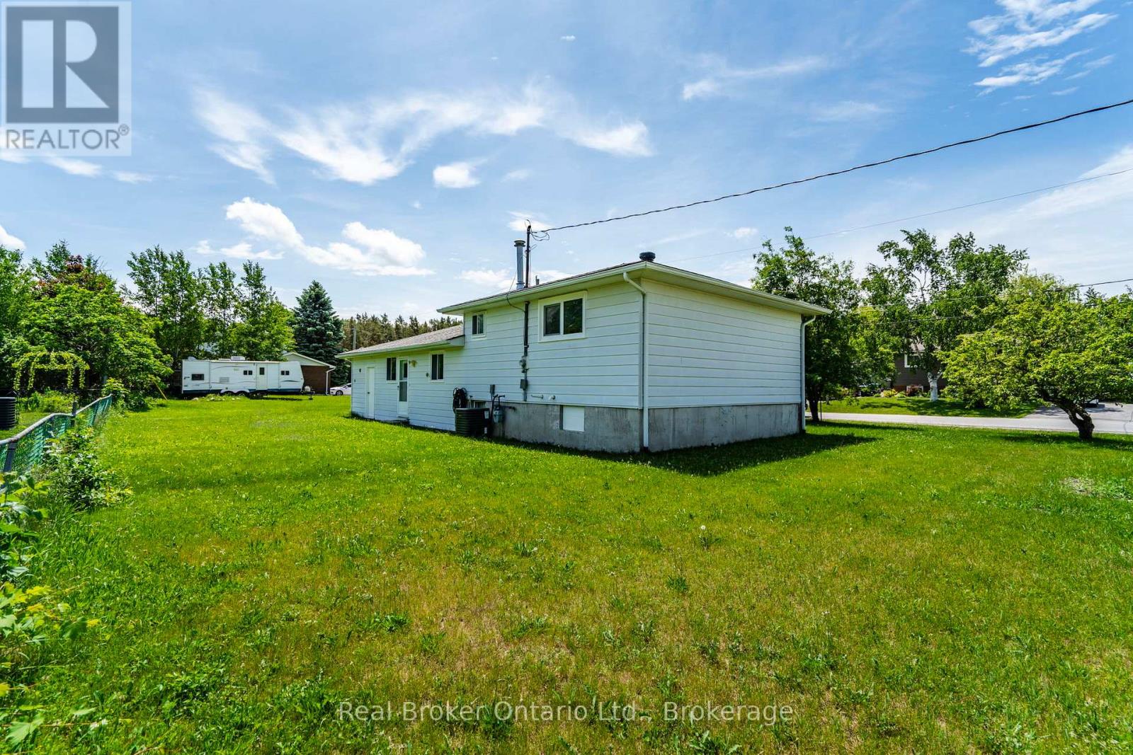 531 Seventh Avenue, Tay (Port Mcnicoll), Ontario  L0K 1R0 - Photo 14 - S13463986