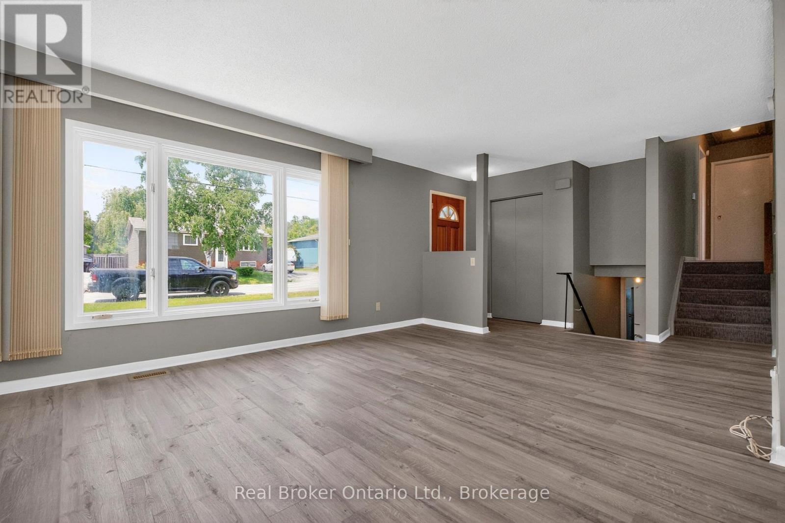 531 Seventh Avenue, Tay (Port Mcnicoll), Ontario  L0K 1R0 - Photo 4 - S13463986