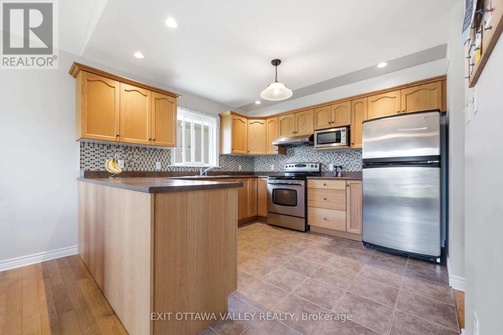 6 Cockcroft Crescent, Deep River, Ontario  K0J 1P0 - Photo 11 - X13463732