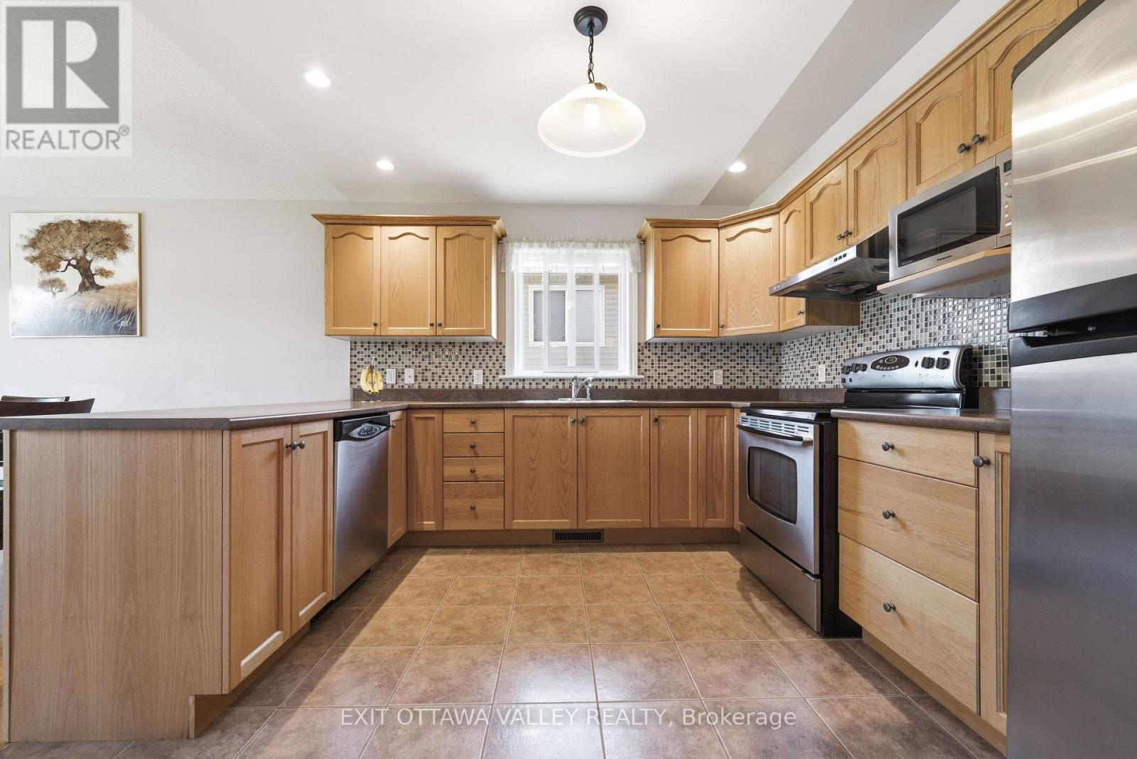 6 Cockcroft Crescent, Deep River, Ontario  K0J 1P0 - Photo 12 - X13463732