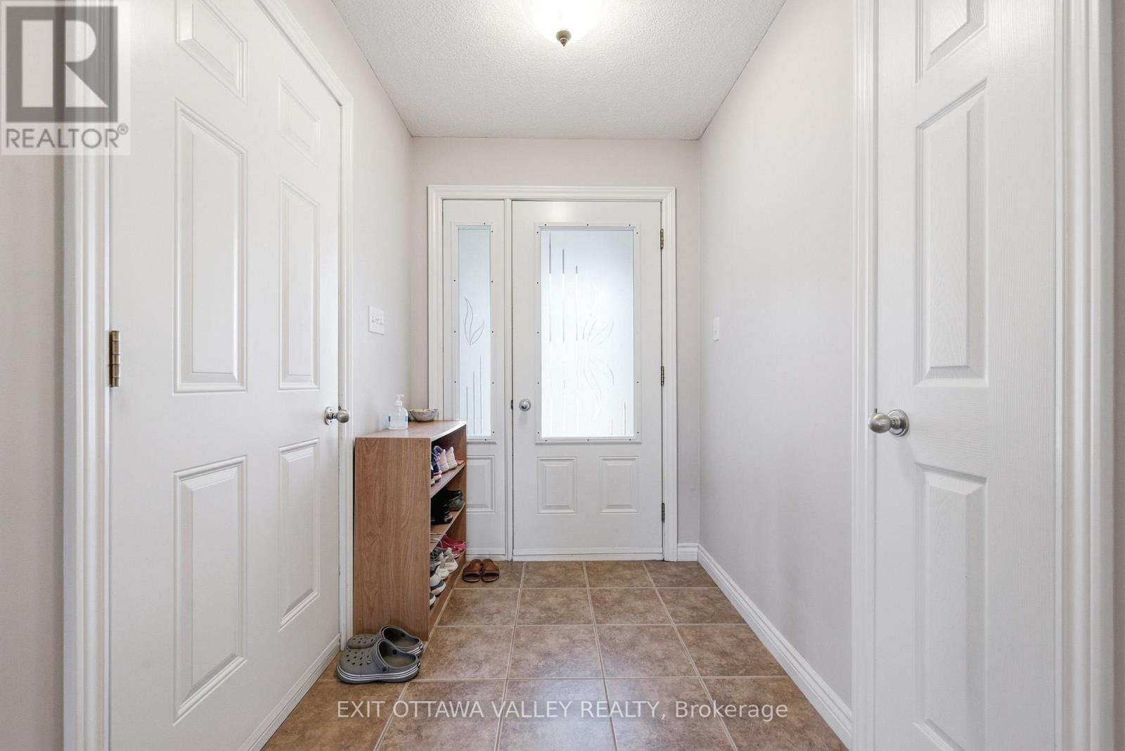6 Cockcroft Crescent, Deep River, Ontario  K0J 1P0 - Photo 4 - X13463732