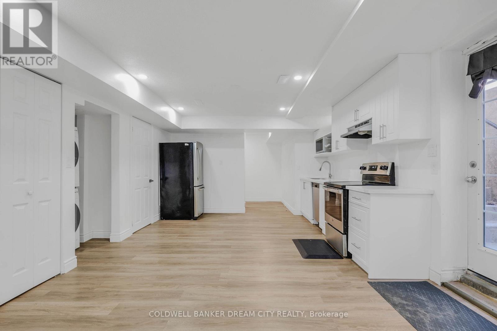 15 Portwine Drive, Toronto, Ontario  M1C 0C9 - Photo 5 - E13463408
