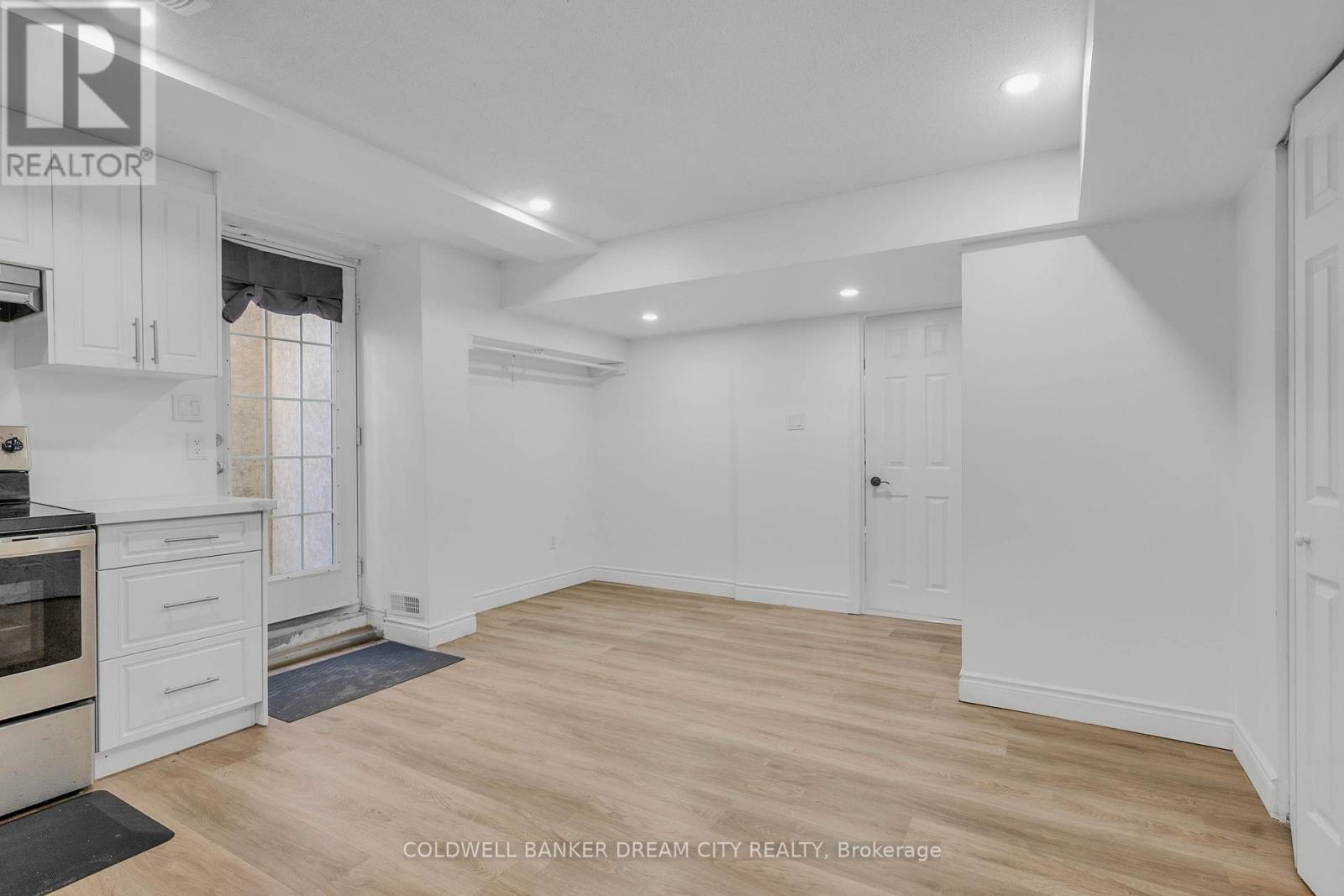 15 Portwine Drive, Toronto, Ontario  M1C 0C9 - Photo 7 - E13463408