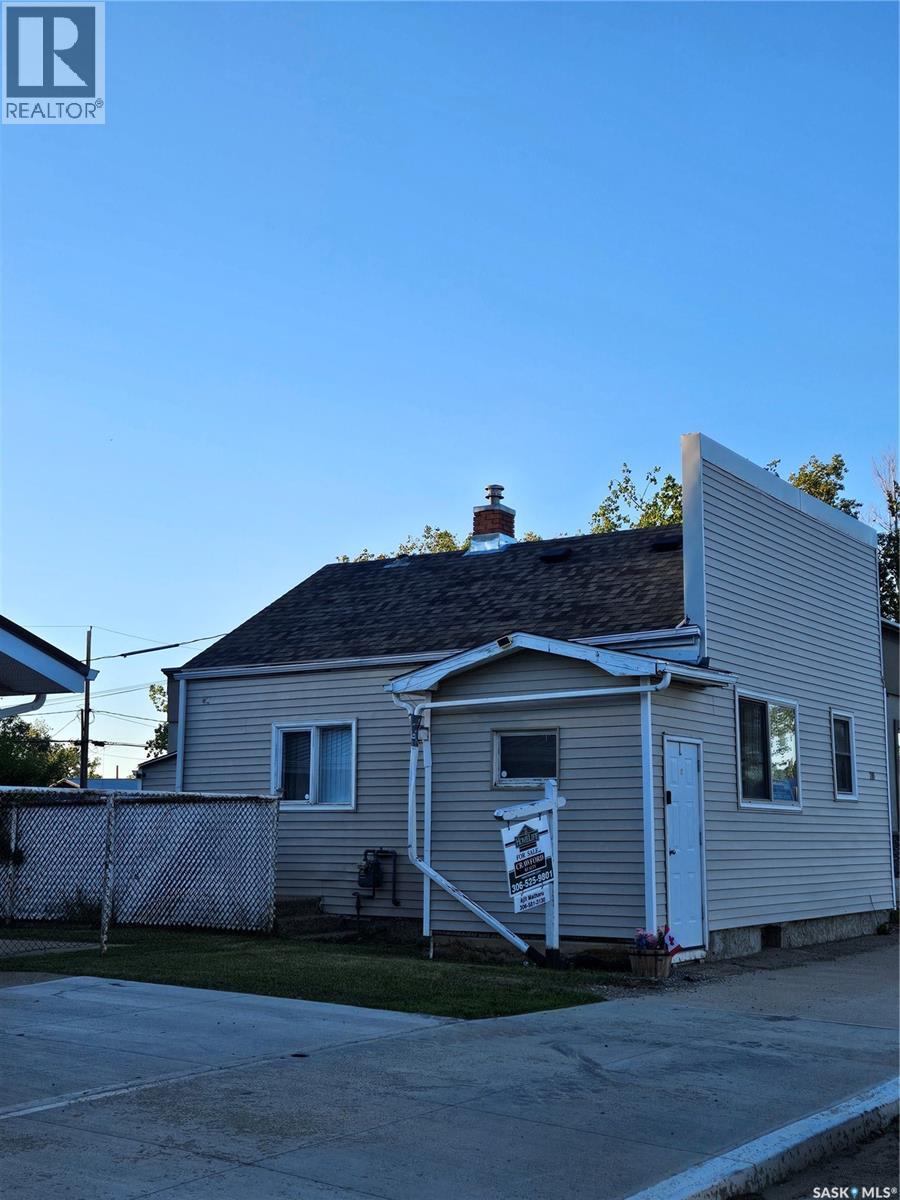205 Main Street, Midale, Saskatchewan S0C 1S0 - Photo 12 - SK039891