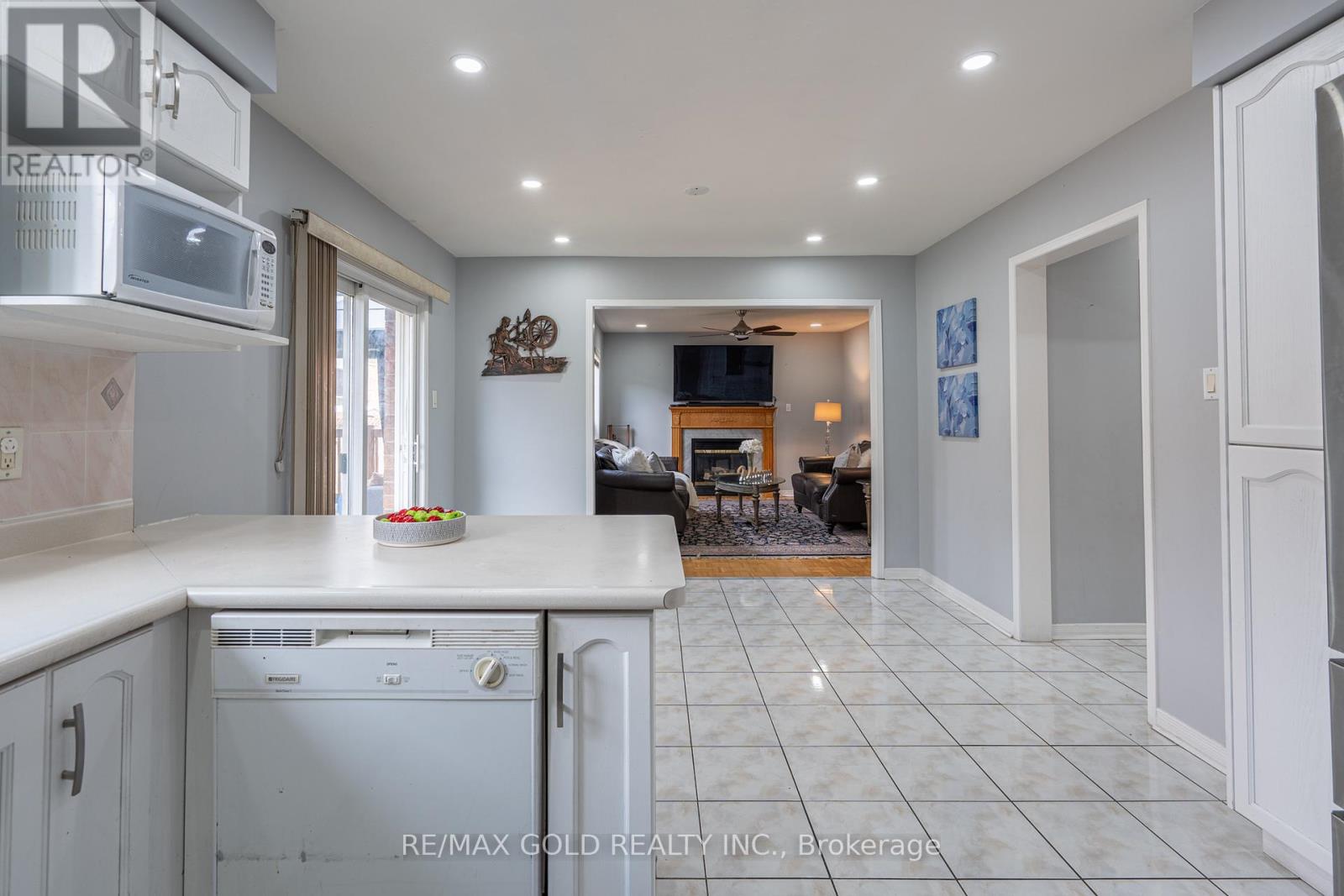 26 Wildhorse Lane, Brampton, Ontario  L6R 2J5 - Photo 12 - W13461206