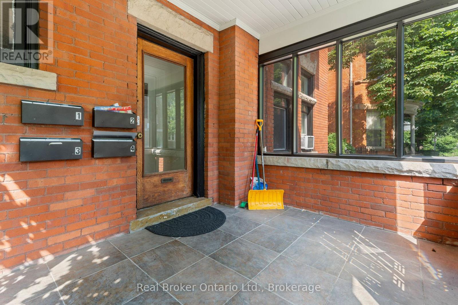 2 - 128 Herkimer Street, Hamilton, Ontario  L8P 2H1 - Photo 5 - X13211726