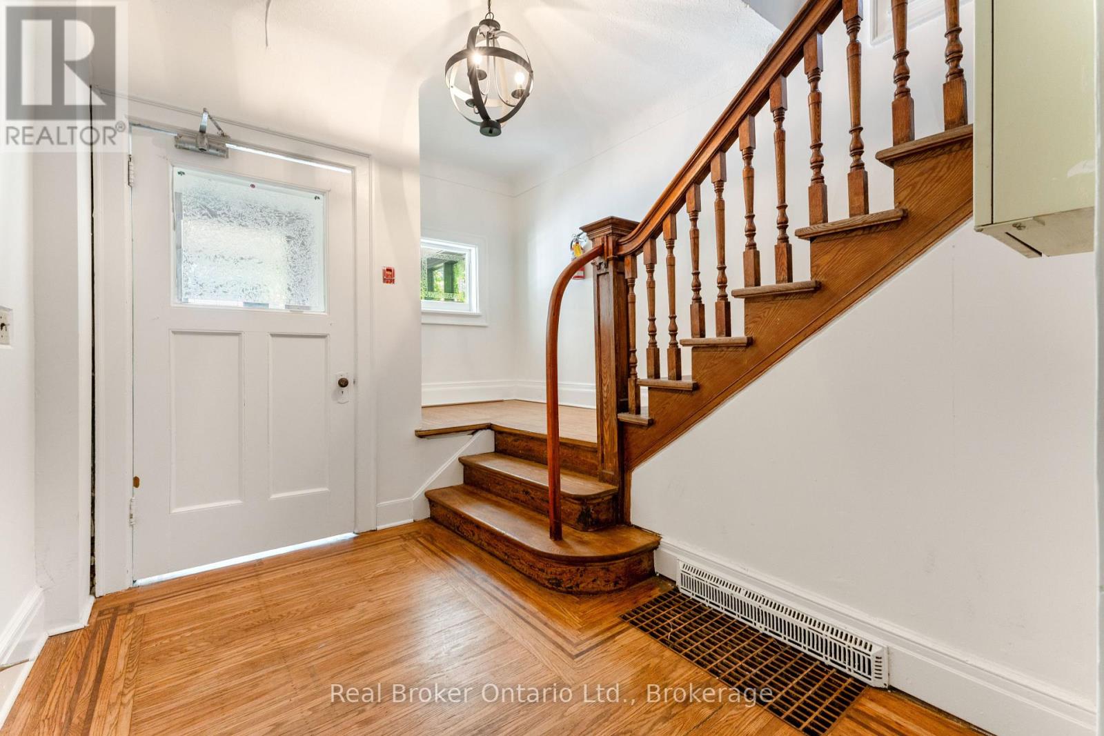 2 - 128 Herkimer Street, Hamilton, Ontario  L8P 2H1 - Photo 8 - X13211726