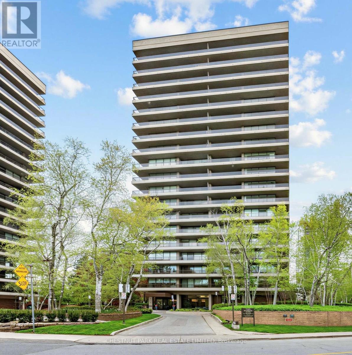 402 - 20 AVOCA AVENUE, Toronto, Ontario