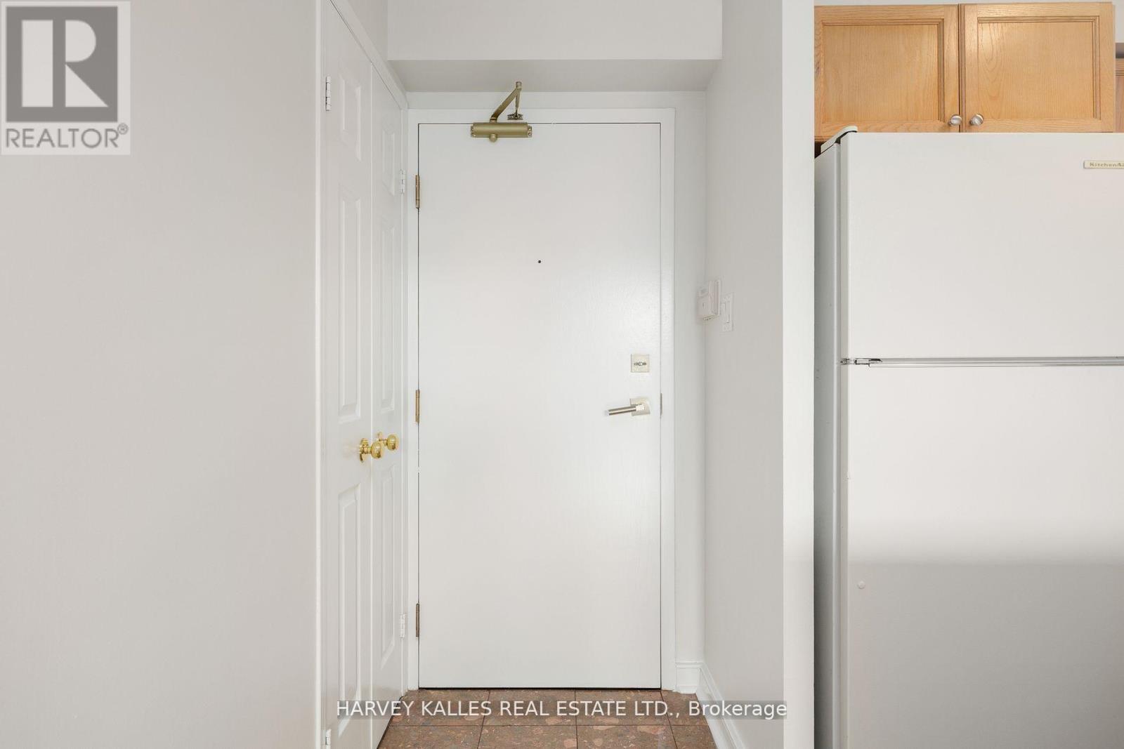 512 - 109 Front Street E, Toronto, Ontario M5A 4P7 - Photo 2 - C13463720