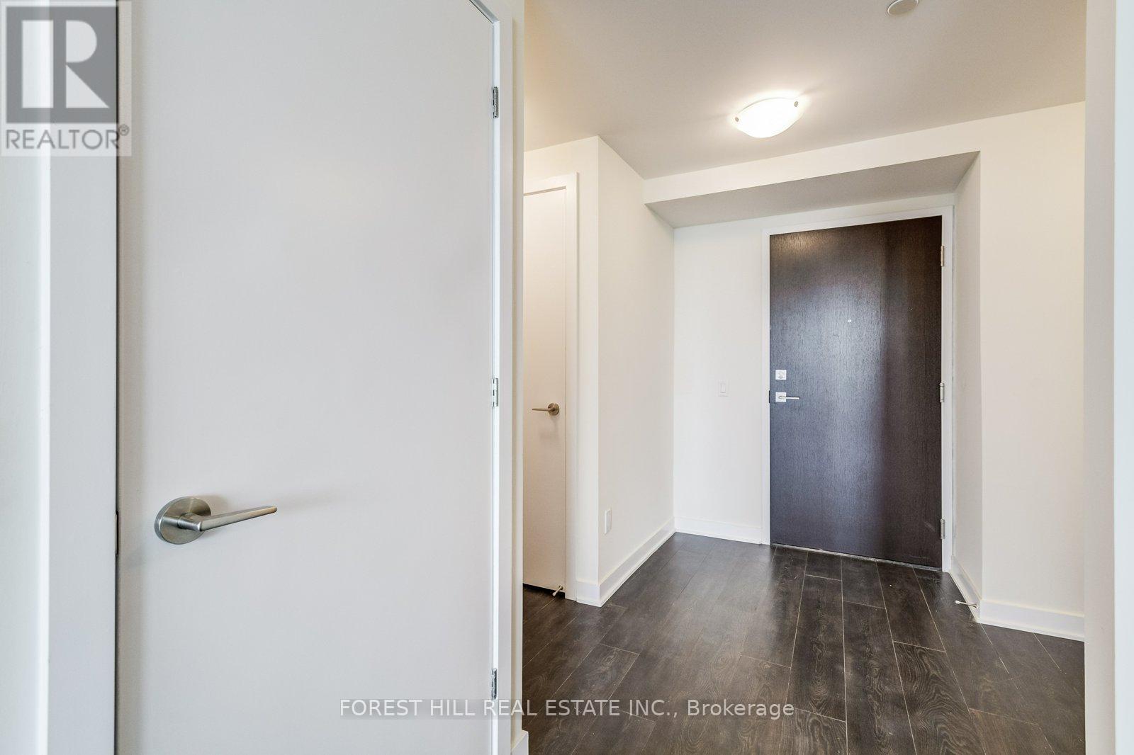 5210 - 2221 YONGE STREET Toronto (Mount Pleasant West), ON M4S 2B4