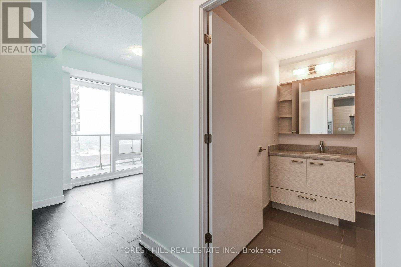 5210 - 2221 YONGE STREET Toronto (Mount Pleasant West), ON M4S 2B4