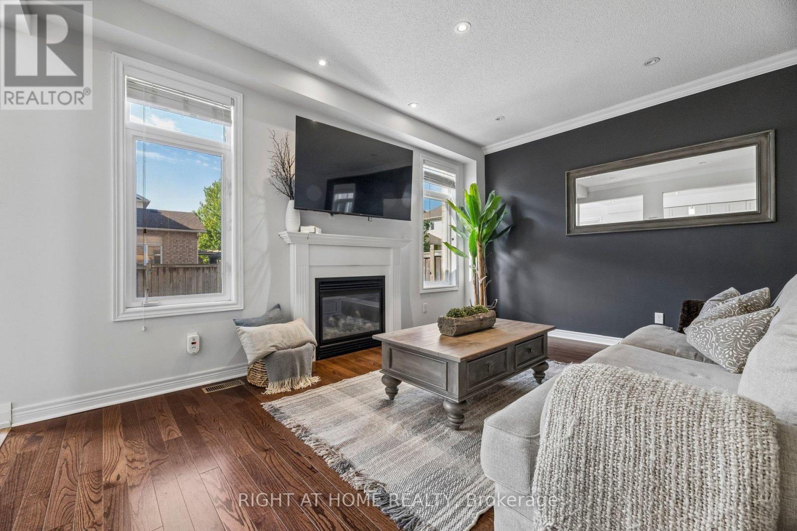 99 Hockley Avenue, Clarington, Ontario  L1C 0G4 - Photo 11 - E13463836