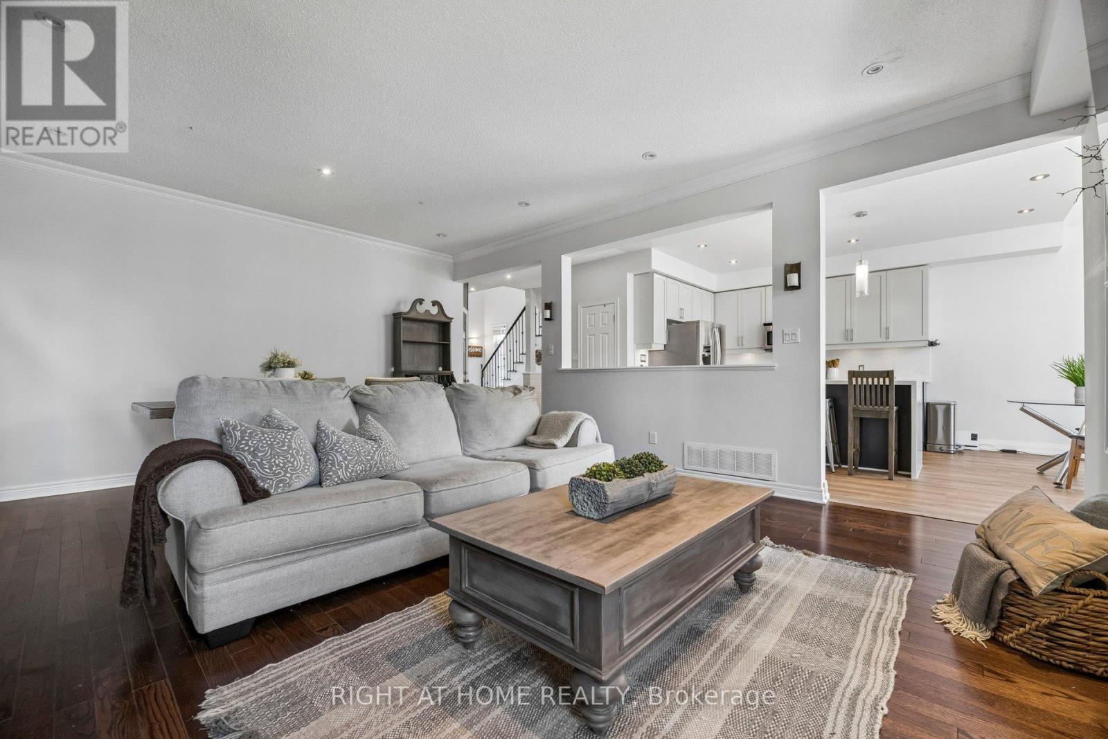99 Hockley Avenue, Clarington, Ontario  L1C 0G4 - Photo 13 - E13463836