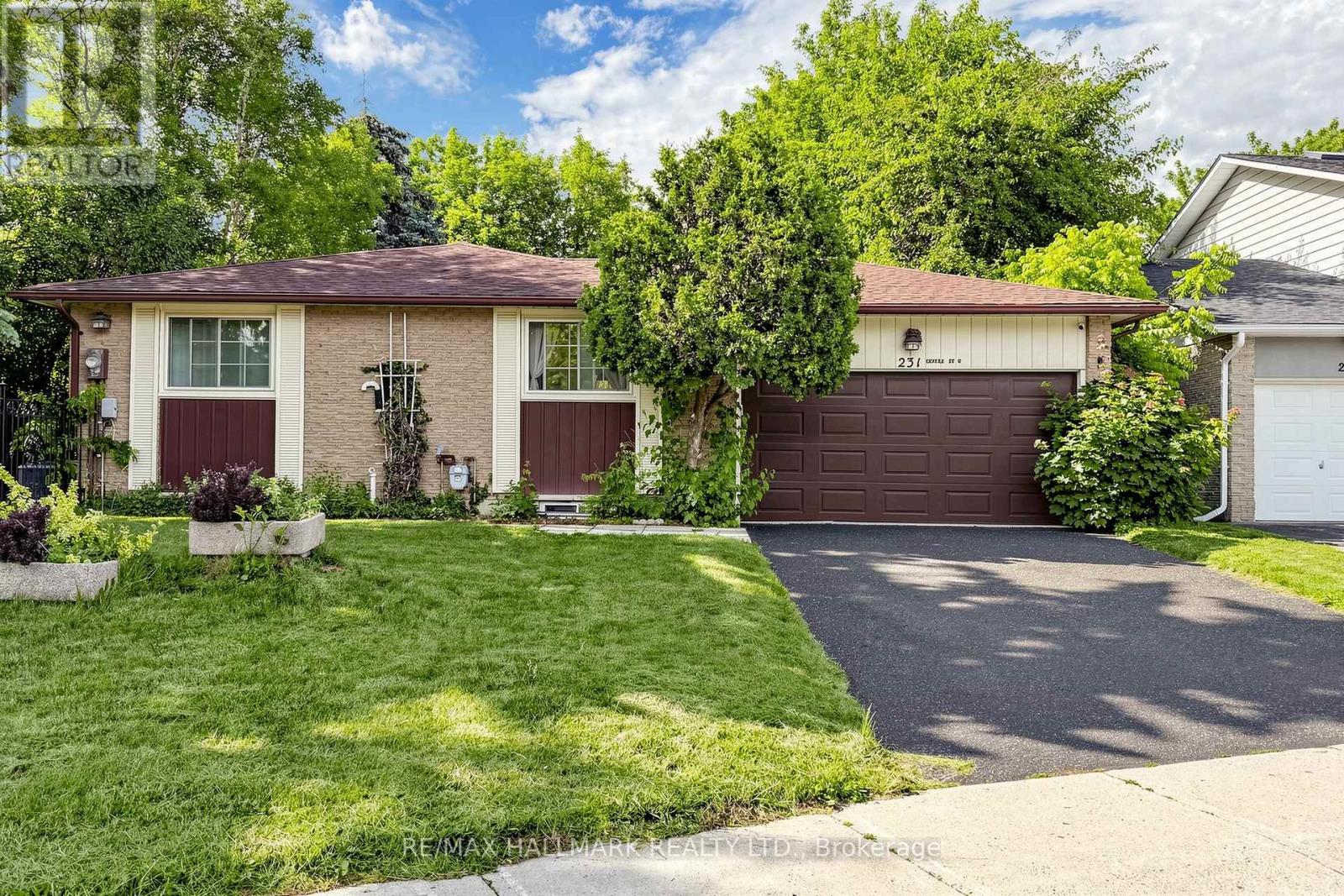 231 Centre Street W, Richmond Hill, Ontario  L4C 3P9 - Photo 2 - N13463812