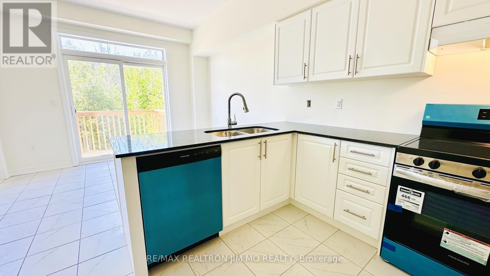 104 Cliff Thompson Court, Georgina, Ontario  L0E 1R0 - Photo 22 - N13463832