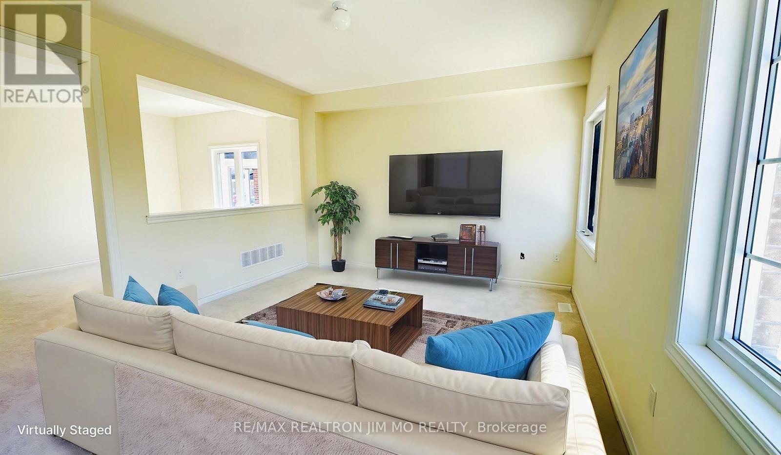 104 Cliff Thompson Court, Georgina, Ontario  L0E 1R0 - Photo 4 - N13463832