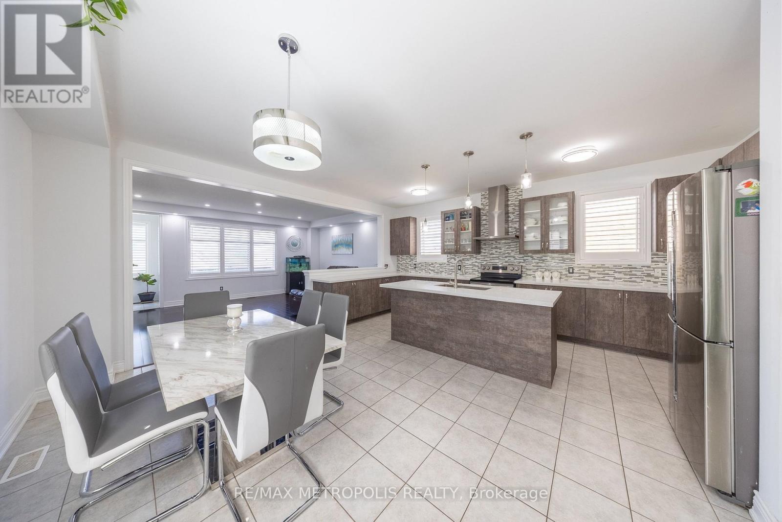 36 Michaelis Street, New Tecumseth, Ontario  L9R 0M8 - Photo 10 - N13463972
