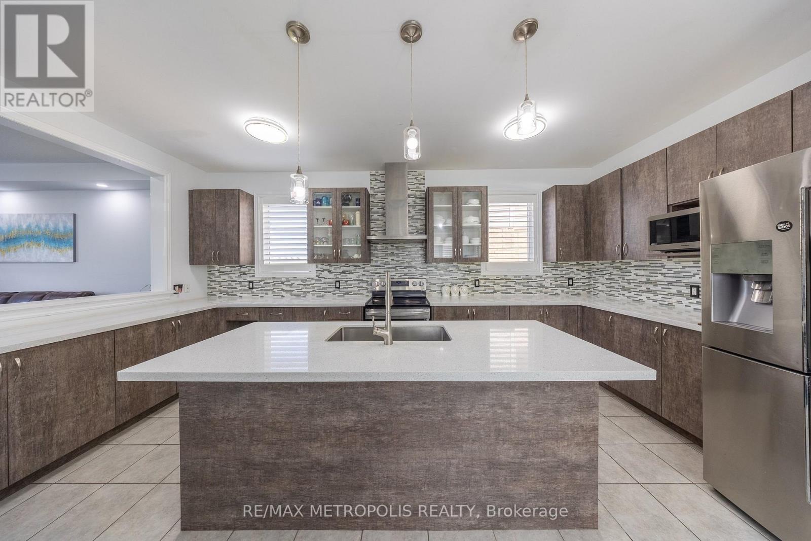 36 Michaelis Street, New Tecumseth, Ontario  L9R 0M8 - Photo 11 - N13463972