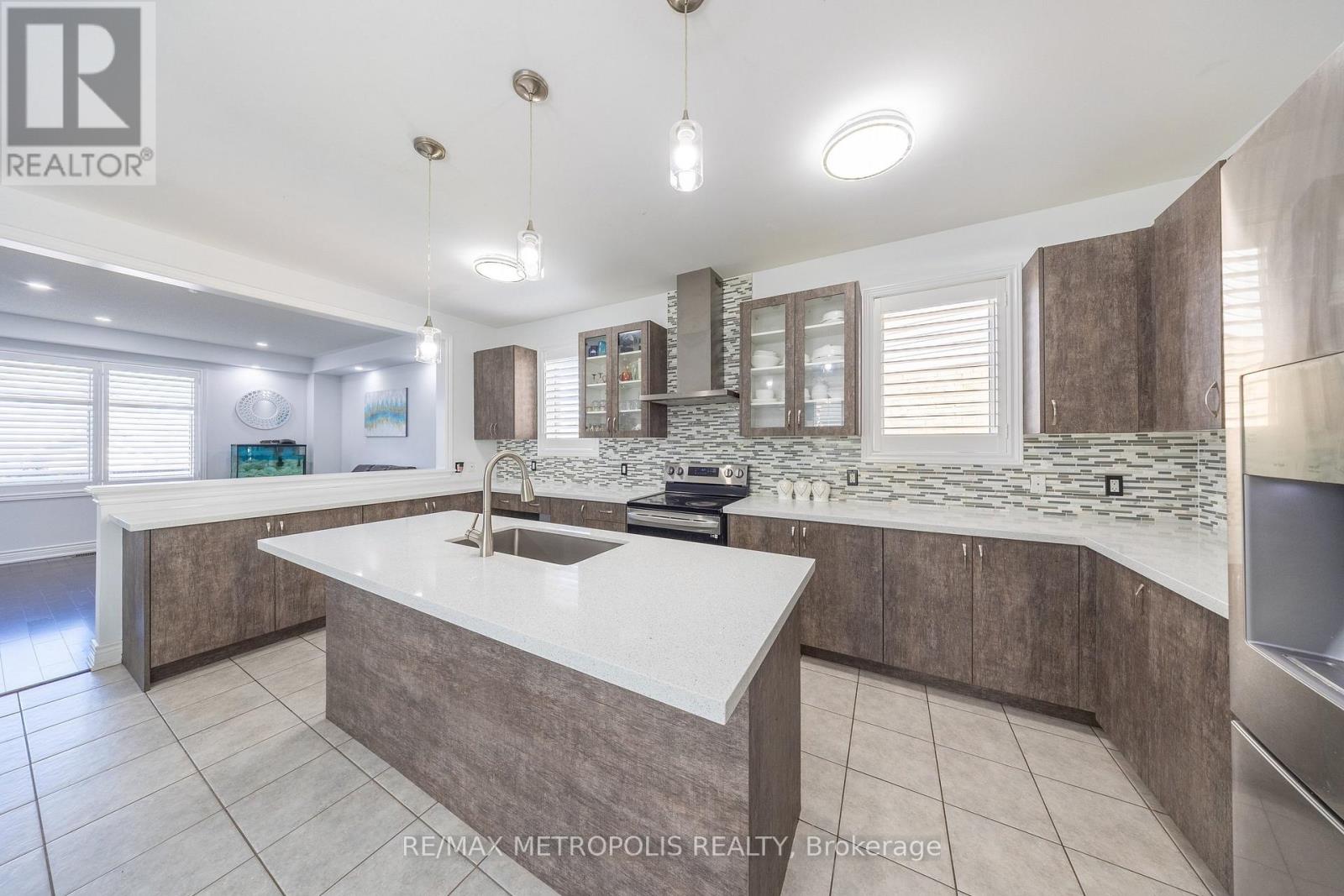 36 Michaelis Street, New Tecumseth, Ontario  L9R 0M8 - Photo 13 - N13463972