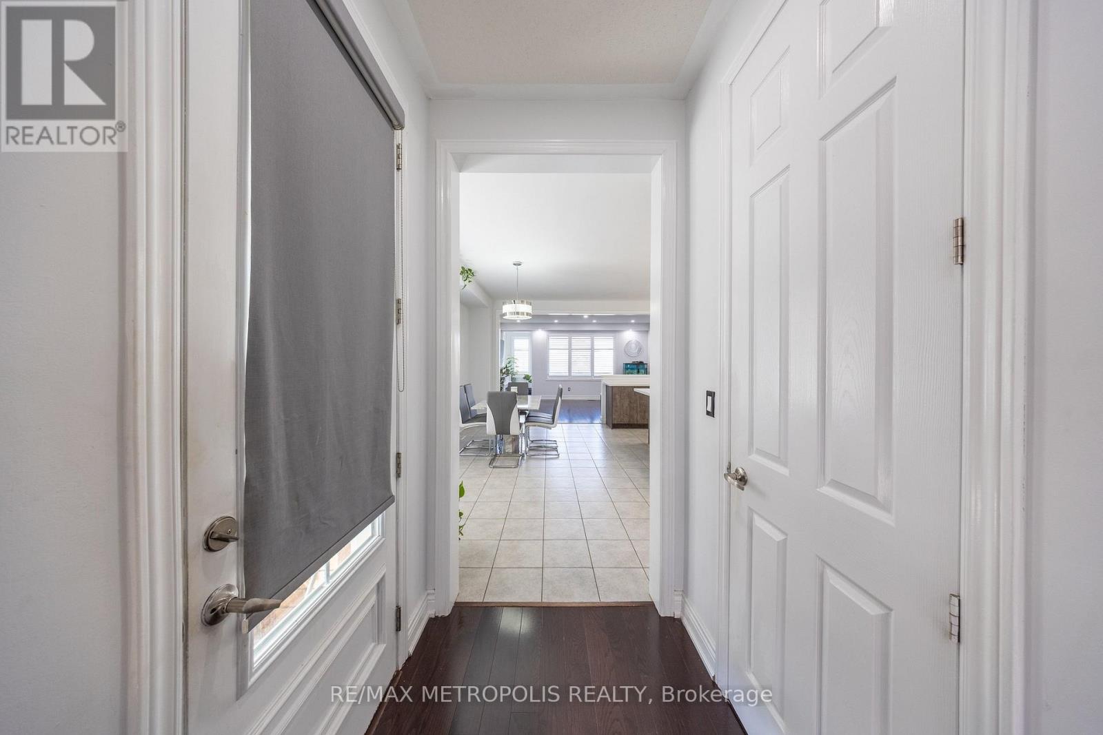 36 Michaelis Street, New Tecumseth, Ontario  L9R 0M8 - Photo 8 - N13463972