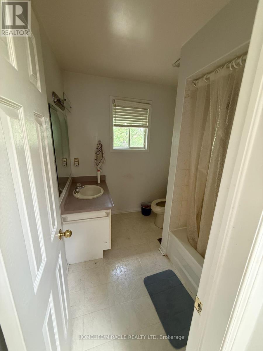 13 Morton Crescent, Barrie (West Bayfield), Ontario  L4N 7T4 - Photo 9 - S13463764