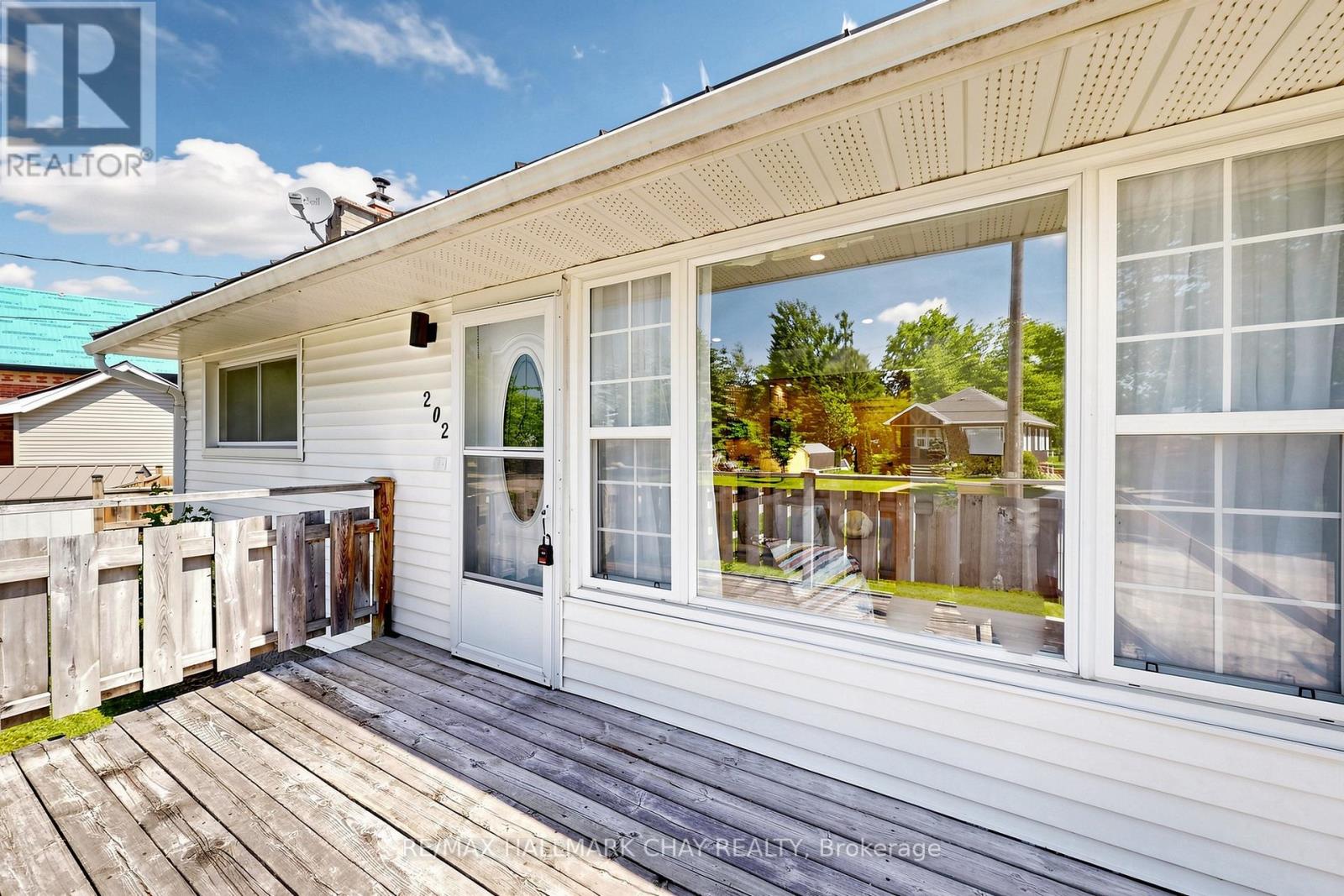 202 Cherry Street, Clearview, Ontario  L0M 1S0 - Photo 3 - S13463998